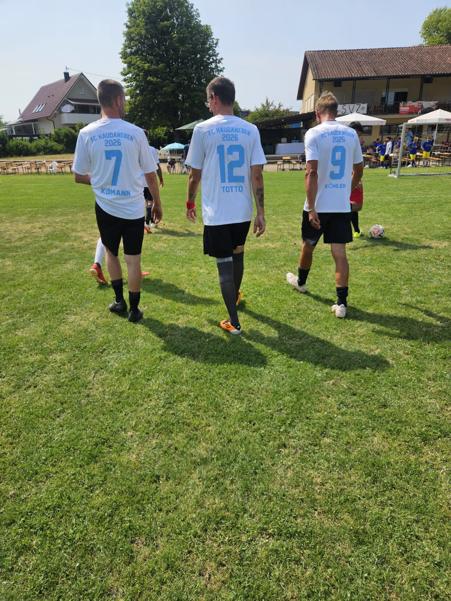 FC HAUDANEBEN 2026 Teamwear im Einsatzumfeld des Fußballturniers